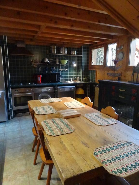 Les Nereides Studios Et Appartements Brides Les Bains エクステリア 写真